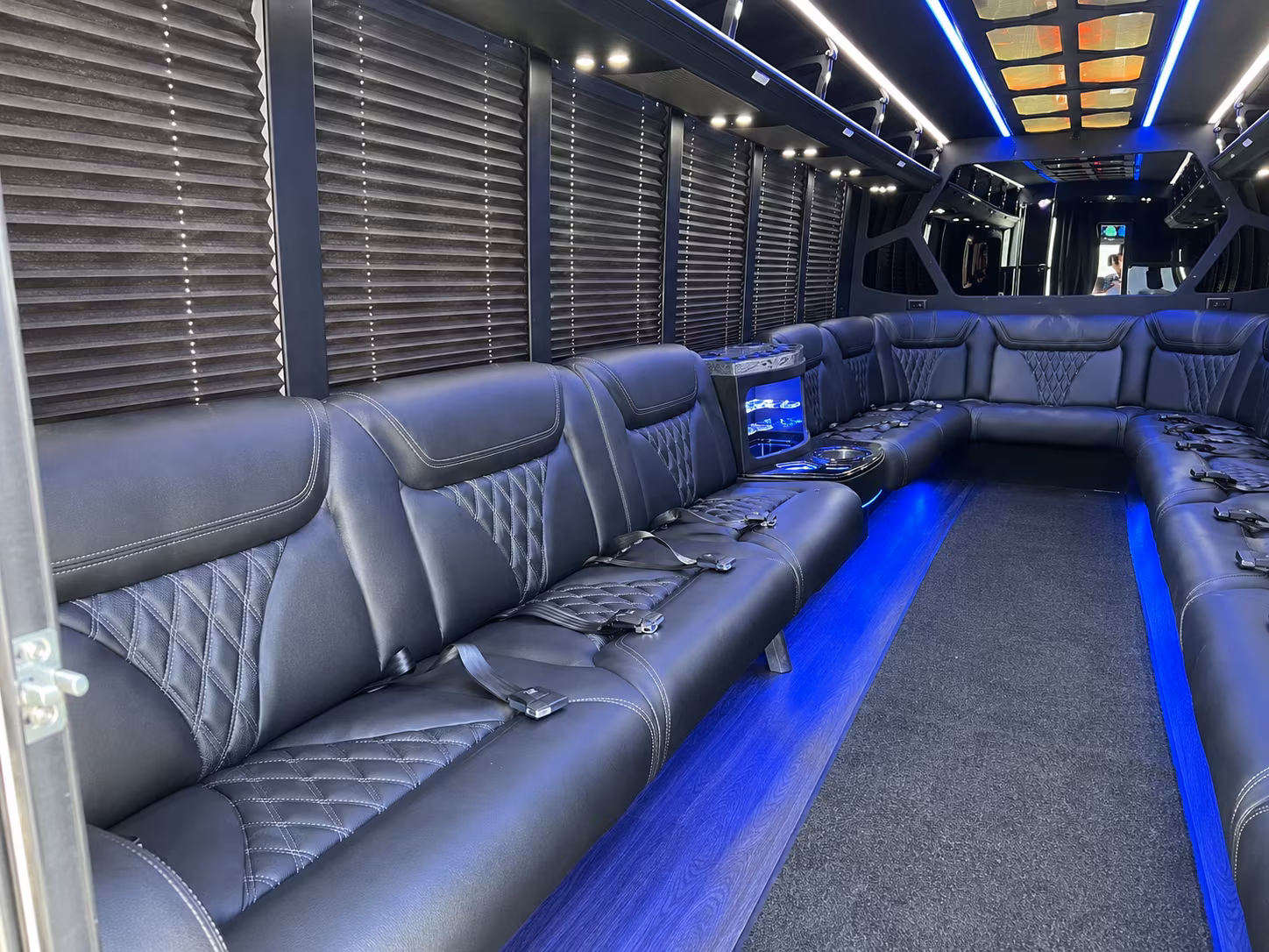 ada accessible wedding bus rentals available in gresham