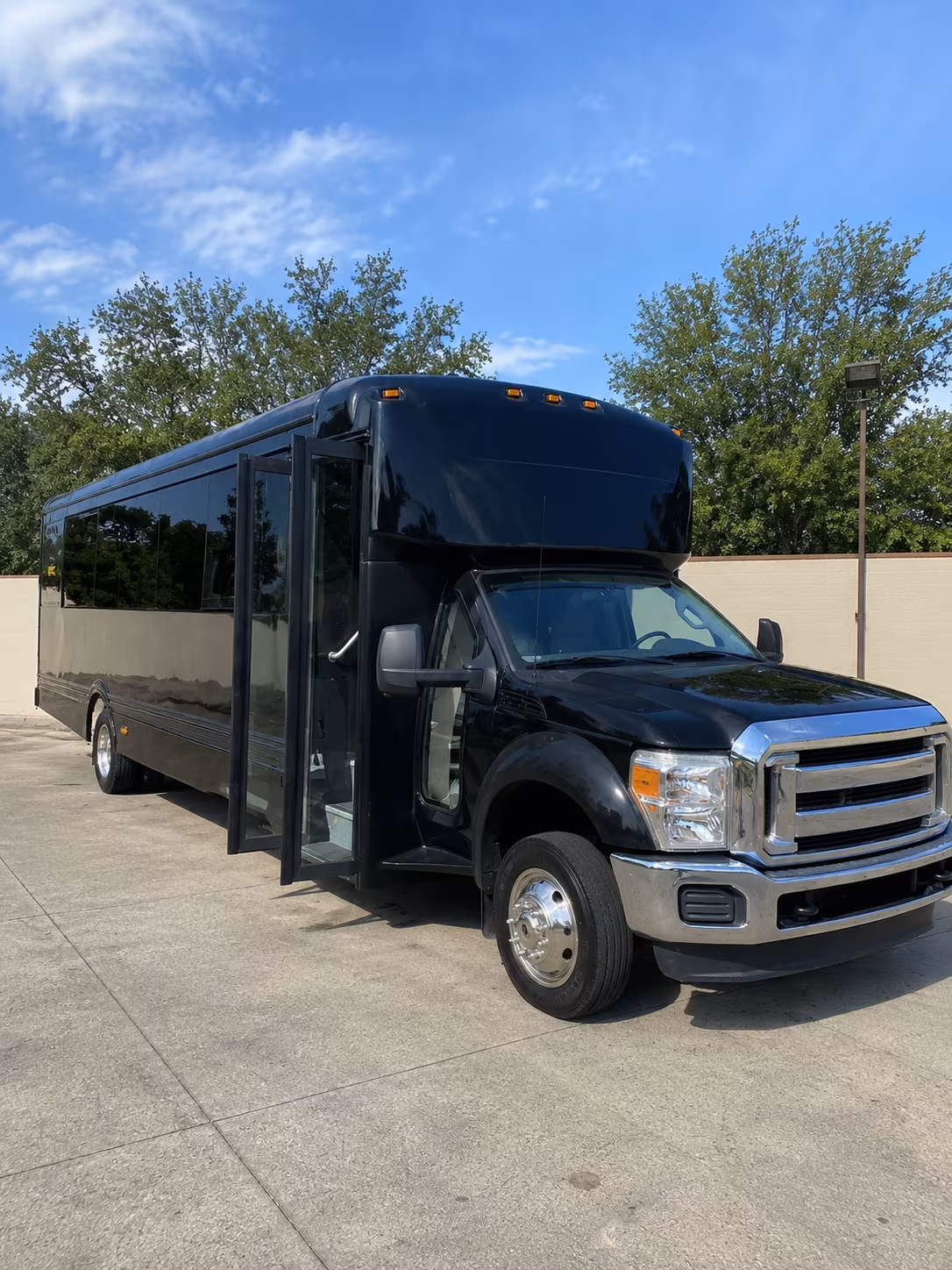 gresham 20 passenger party bus