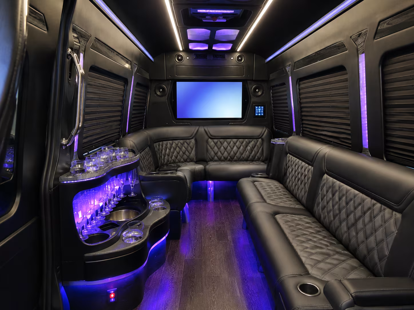 sprinter vans and minibuses for small convention groups in gresham